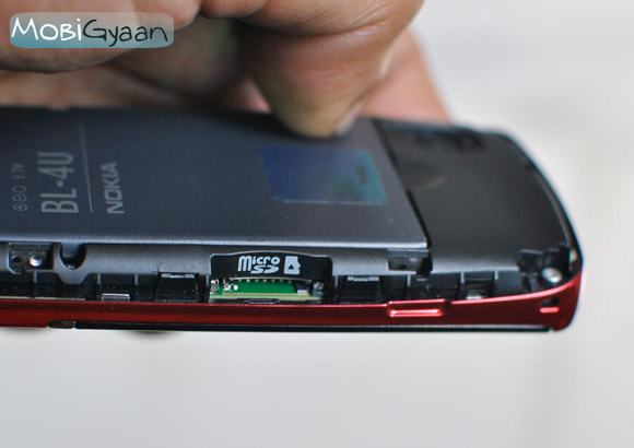 nokia-300-microSD 