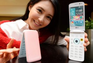 El teléfono inteligente LG Ice Cream Smart Flip presentado en Corea