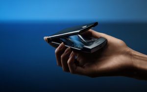 El teléfono inteligente plegable Motorola RAZR se lanzará en India el 16 de marzo