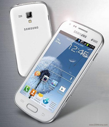 Fugas del teléfono inteligente Samsung Galaxy S Duos S7562 dual-SIM Android 4.0