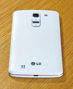 LG G Pro 2 tendría una relación de tamaño de pantalla a teléfono del 77,2 por ciento;  Bisel lateral de 0,4 mm
