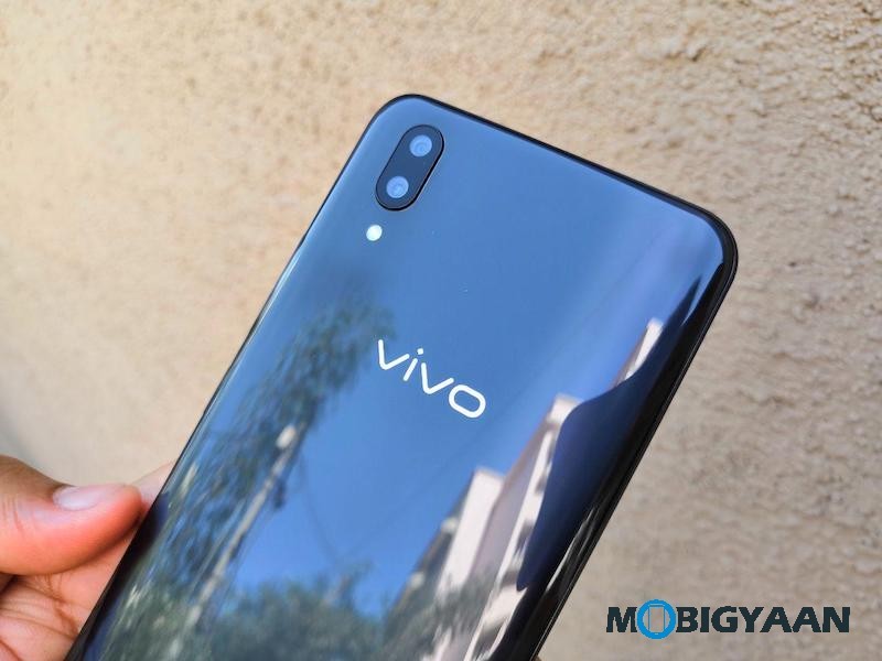 Vivo-X21-Hands-on-World-First-Smartphone-with-In-Display-Fingerprint-Scanner-Images-7 